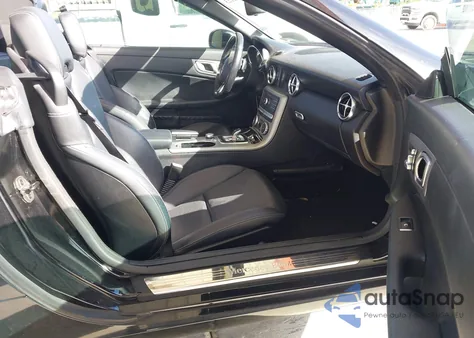 2019 Mercedes-Benz Slc 300 z USA, uszkodzony, nr VIN WDDPK3JA8KF162885